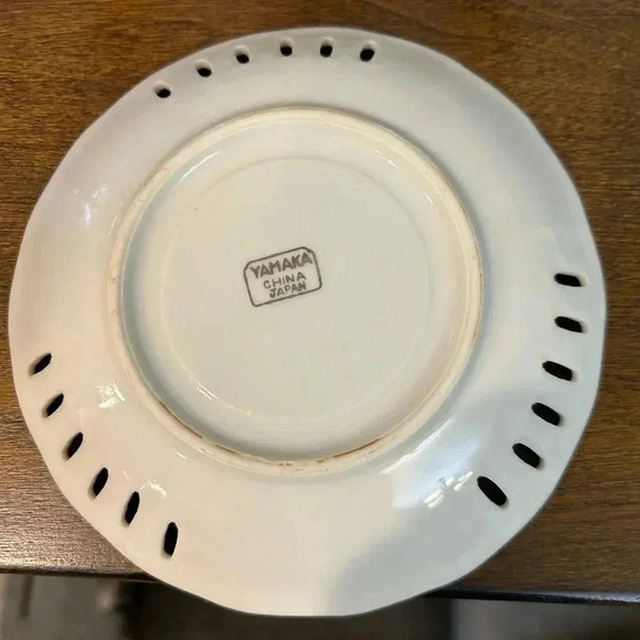 Vintage Yamaka China Japan Purple Iris Saucer in beautiful condition. - Picture 3 of 4